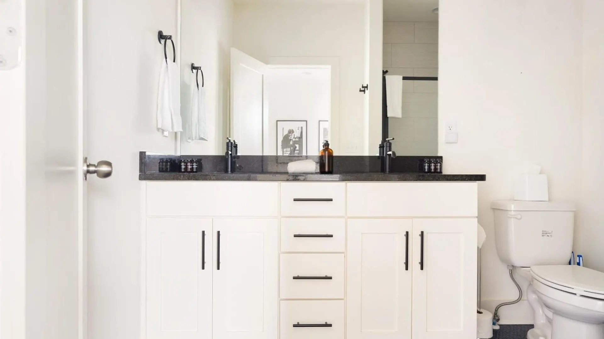 Casa vacanze Hart Suite Buyout 5 By Avantstay Two Town House Buyout W Modern Amenities In Nashville