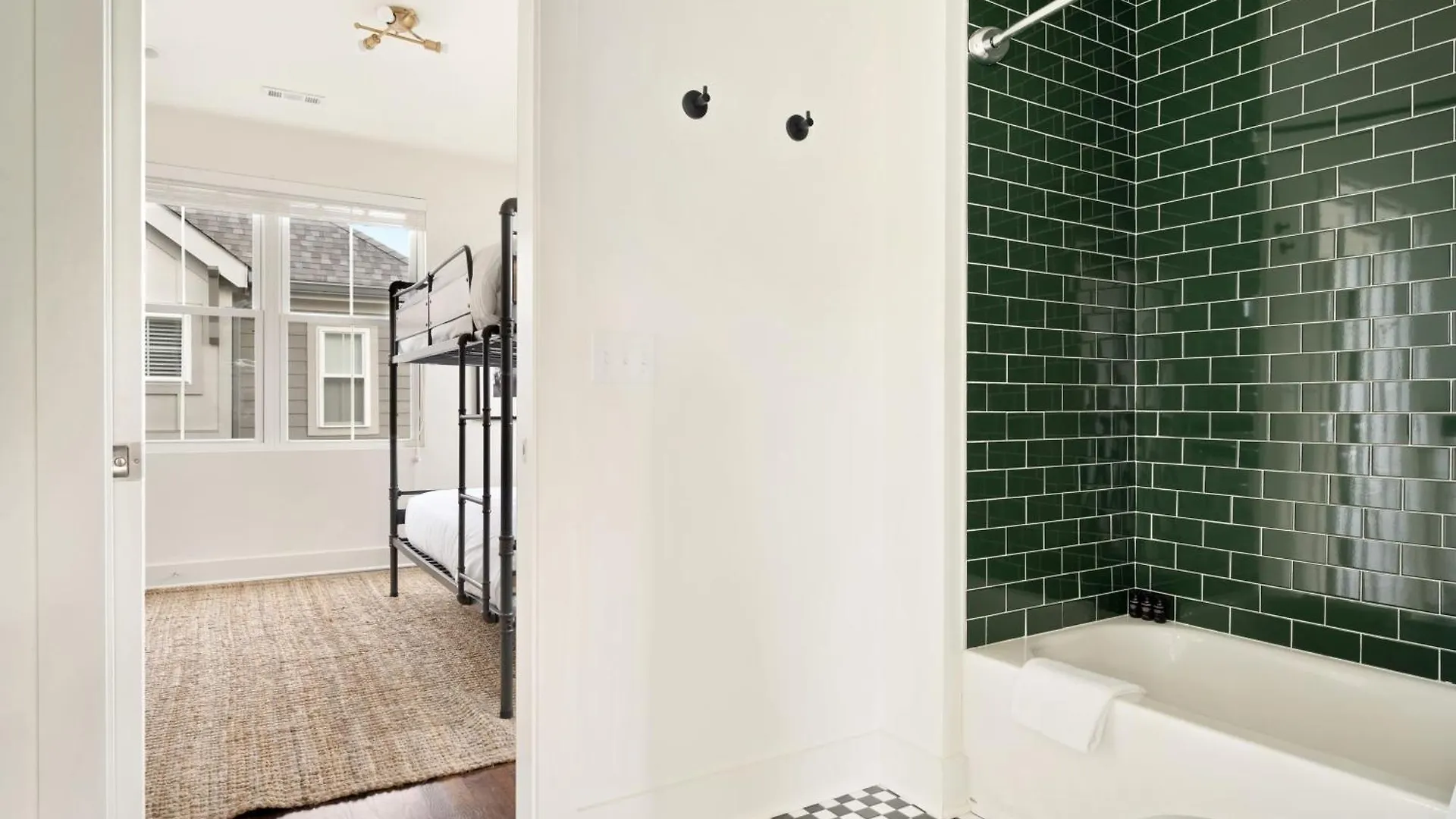 Casa vacanze Hart Suite Buyout 5 By Avantstay Two Town House Buyout W Modern Amenities In Nashville Stati Uniti